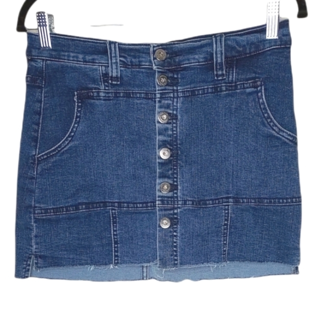 UNIONBAY Dark Wash Denim Skort with Raw Hem Juniors Size 5